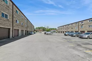 9111 S Roberts Rd, Hickory Hills, IL 60457 - Photo 19