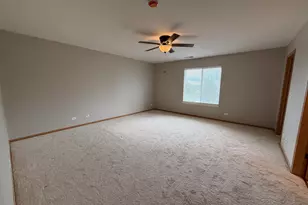 591 W Kristina Ln, Round Lake, IL 60073 - Photo 9