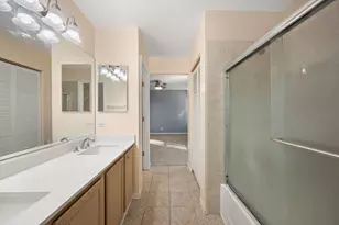 2470 Fairchild Ln, West Chicago, IL 60185 - Photo 21