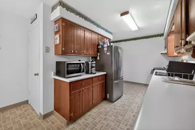 633 Emmert Drive, Sycamore, IL 60178 - Photo 11