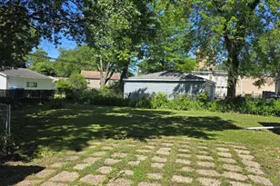 1820 222nd St, Sauk Village, IL 60411 - Photo 11
