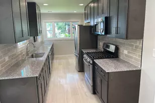 418 Midway Dr, Mundelein, IL 60060 - Photo 11