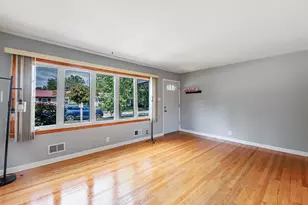 8737 S 51st Ave, Oak Lawn, IL 60453 - Photo 5