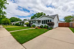 8737 S 51st Ave, Oak Lawn, IL 60453 - Photo 3