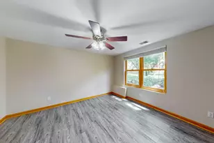 845 Red Barn Ln, Elgin, IL 60124 - Photo 29