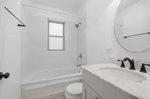 2152 W Ainslie St, Chicago, IL 60625 - Photo 13