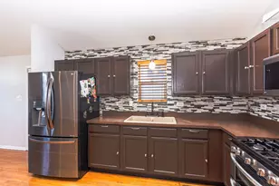 12402 S Racine Ave, Calumet Park, IL 60827 - Photo 5