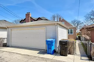 6214 N Karlov Ave, Chicago, IL 60646 - Photo 29
