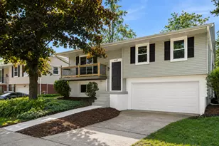 449 White Pine Rd, Buffalo Grove, IL 60089 - Photo 1