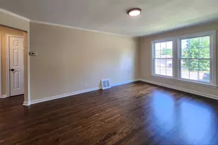 4263 W Nelson St, Chicago, IL 60641 - Photo 5