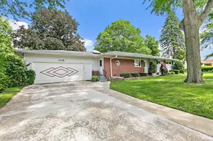 11118 Lincoln St, Huntley, IL 60142 - Photo 3