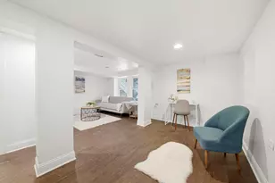 2446 W Pensacola Ave, Chicago, IL 60618 - Photo 19