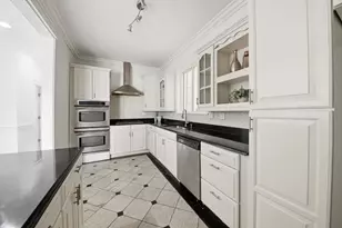 2446 W Pensacola Ave, Chicago, IL 60618 - Photo 11