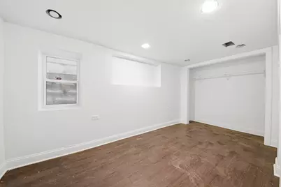 2446 W Pensacola Avenue, Chicago, IL 60618 - Photo 23