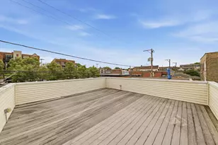 2446 W Pensacola Ave, Chicago, IL 60618 - Photo 25