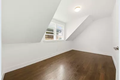 2446 W Pensacola Avenue, Chicago, IL 60618 - Photo 17