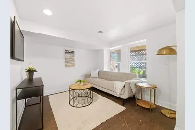 2446 W Pensacola Avenue, Chicago, IL 60618 - Photo 21