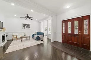 2446 W Pensacola Ave, Chicago, IL 60618 - Photo 3