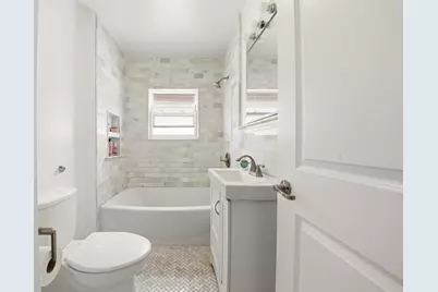 2446 W Pensacola Avenue, Chicago, IL 60618 - Photo 15