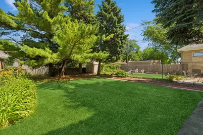 4908 W Pensacola Avenue, Chicago, IL 60641 - Photo 15