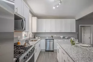 7952 S Elizabeth St, Chicago, IL 60620 - Photo 11
