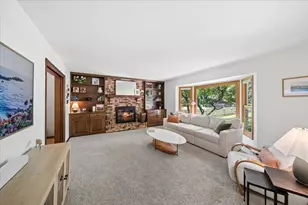 925 Manchester St, Naperville, IL 60563 - Photo 9