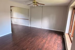 4810 Eastwood Ct, Waukegan, IL 60087 - Photo 3