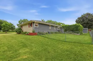 3505 Bently Dr, Rockford, IL 61101 - Photo 5
