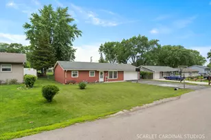 8 Dolphin Ct, Oswego, IL 60543 - Photo 3