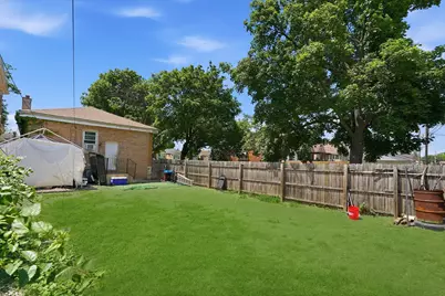 7201 S Sawyer Avenue, Chicago, IL 60629 - Photo 3