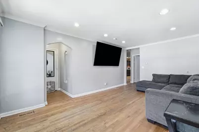 7201 S Sawyer Avenue, Chicago, IL 60629 - Photo 7