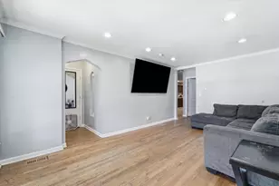 7201 S Sawyer Ave, Chicago, IL 60629 - Photo 7