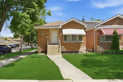 7201 S Sawyer Avenue, Chicago, IL 60629 - Photo 1