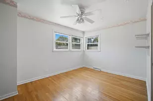 905 Long Rd, Glenview, IL 60025 - Photo 13