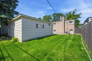905 Long Rd, Glenview, IL 60025 - Photo 23