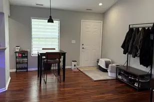 372 Sandhurst Cir, Glen Ellyn, IL 60137 - Photo 5