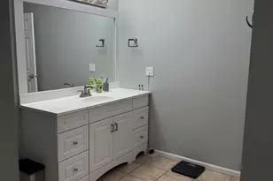 372 Sandhurst Cir, Glen Ellyn, IL 60137 - Photo 13
