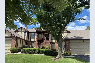 372 Sandhurst Circle #4, Glen Ellyn, IL 60137 - Photo 1
