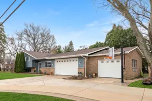 28W075 Aurora Ave, Naperville, IL 60540 - Photo 3
