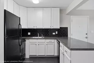 5801 Oakwood Dr, Lisle, IL 60532 - Photo 9