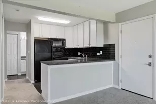 5801 Oakwood Dr, Lisle, IL 60532 - Photo 7