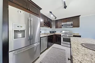 11 Cour Caravelle, Palos Hills, IL 60465 - Photo 9
