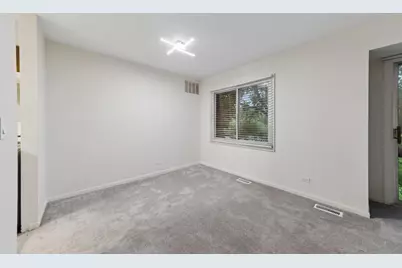 6818 Roberts Drive #6, Woodridge, IL 60517 - Photo 5