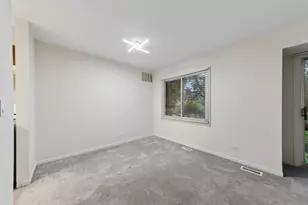 6818 Roberts Dr, Woodridge, IL 60517 - Photo 5