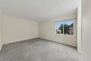 6818 Roberts Dr, Woodridge, IL 60517 - Photo 11