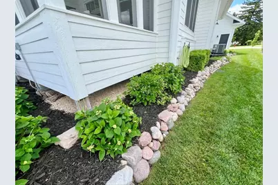 225 Edgewater Drive, Crystal Lake, IL 60014 - Photo 39