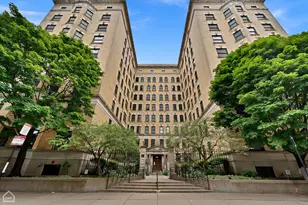 559 W Surf St, Chicago, IL 60657 - Photo 1