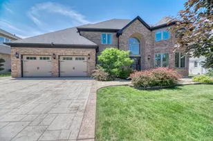 10 Founders Pointe, Bloomingdale, IL 60108 - Photo 1