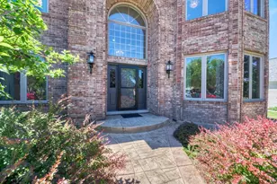 10 Founders Pointe, Bloomingdale, IL 60108 - Photo 3