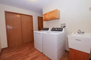 49 S Walnut Dr, North Aurora, IL 60542 - Photo 15